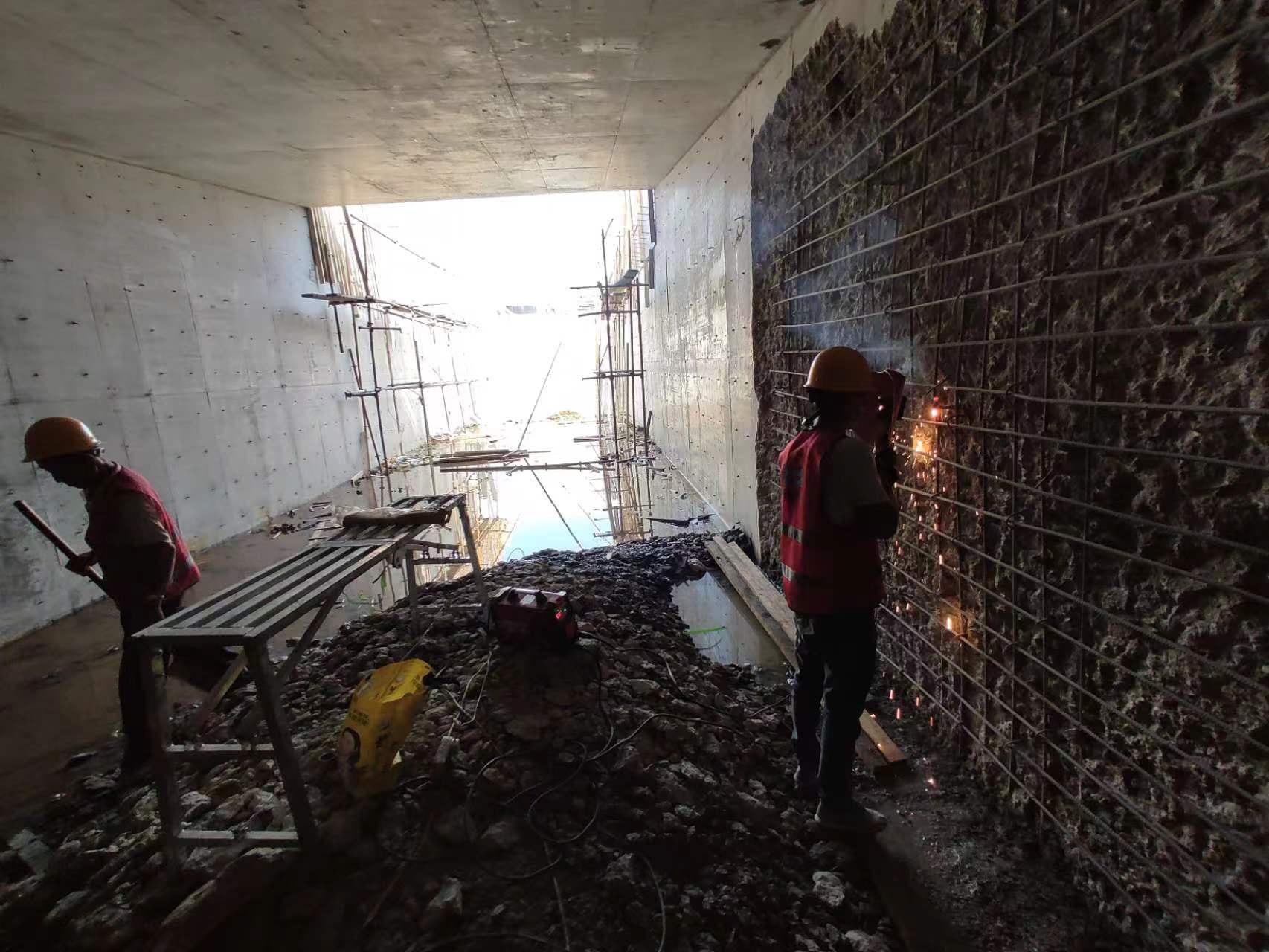 樊城挖断承重墙导致楼体开裂，加固施工方案出炉